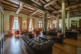 Vintage House Hotel