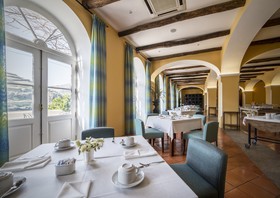 Vintage House Hotel