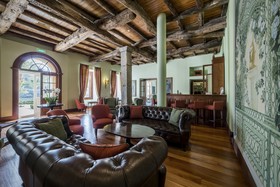 Vintage House Hotel