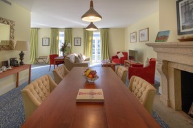 Vintage House Hotel