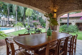 Las Lomas Casa Hotel