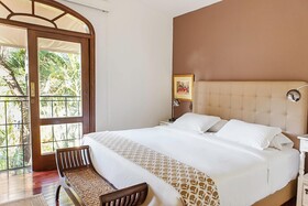 Las Lomas Casa Hotel