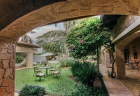 Las Lomas Casa Hotel