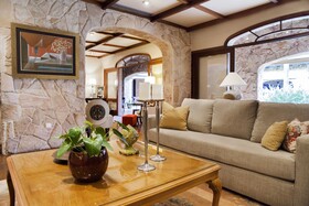 Las Lomas Casa Hotel
