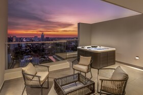 ÚNICO - Stay & Residences by AVA