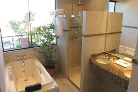 Premier Hill Hotel Suites