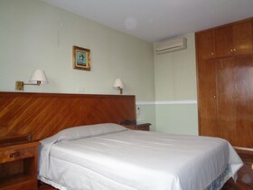 Premier Hill Hotel Suites