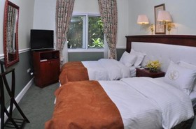 Villa Morra Suites
