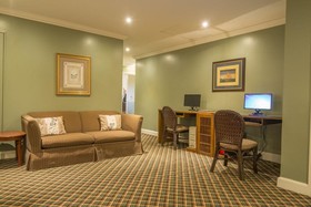 Villa Morra Suites