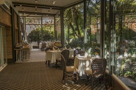 Villa Morra Suites
