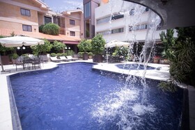 Las Ventanas Suites Hotel
