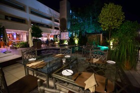 Las Ventanas Suites Hotel
