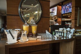 Las Ventanas Suites Hotel