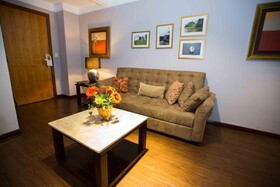 Las Ventanas Suites Hotel