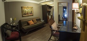 Las Ventanas Suites Hotel