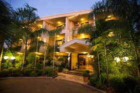 Las Ventanas Suites Hotel
