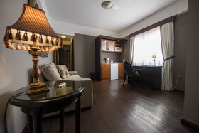 Las Ventanas Suites Hotel