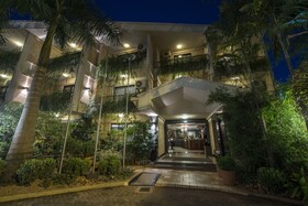 Las Ventanas Suites Hotel