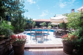 Las Ventanas Suites Hotel