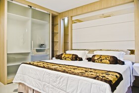 Megal Suites Hotel