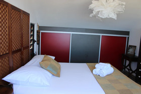 Suite Indigo Jacuzzi Prive Piscine Vue Mer acces cuisine laverie
