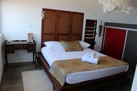 Suite Indigo Jacuzzi Prive Piscine Vue Mer acces cuisine laverie