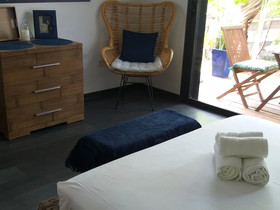 Suite Indigo Jacuzzi Prive Piscine Vue Mer acces cuisine laverie