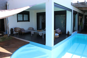 Suite Indigo Jacuzzi Prive Piscine Vue Mer acces cuisine laverie