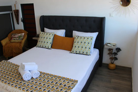 Suite Indigo Jacuzzi Prive Piscine Vue Mer acces cuisine laverie