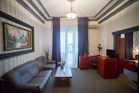 Bucharest Comfort Suites Hotel