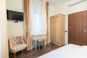 Chic Boutique House