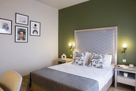 Zeus Essence Bucharest Central