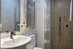 Zeus Essence Bucharest Central