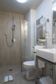 Zeus Essence Bucharest Central