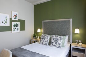 Zeus Essence Bucharest Central