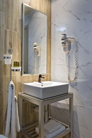 Zeus Essence Bucharest Central