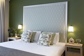 Zeus Essence Bucharest Central