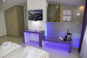 Hotel Christina Plus