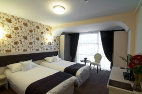 West Plaza Hotel