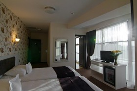 West Plaza Hotel