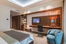 Sky Blue Hotel & Spa