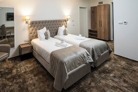 Alive Hotel