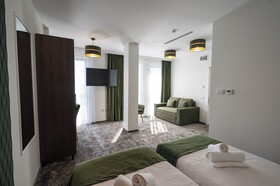 Alive Hotel