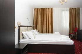 Noe Residence