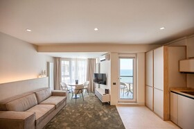 Alezzi Infinity Aparthotel & Spa
