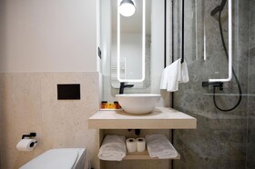 Alezzi Infinity Aparthotel & Spa