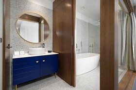 Dominic Smart Luxury Suites - Edition