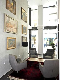 Envoy Hotel
