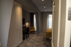 H41 Luxury Suites