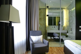 Maccani Luxury Suites